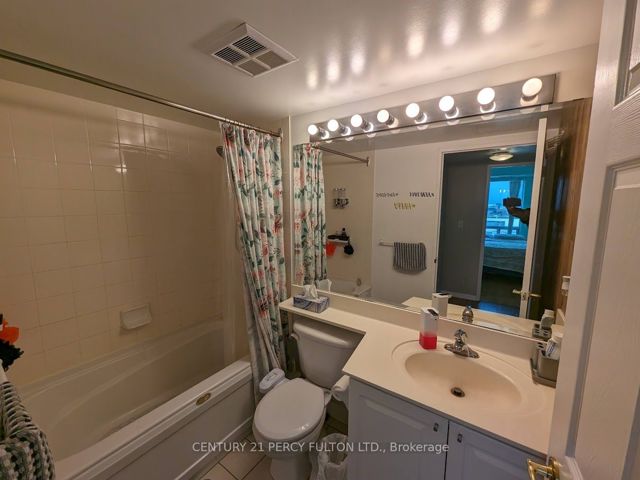 1210 - 11 Lee Centre Dr