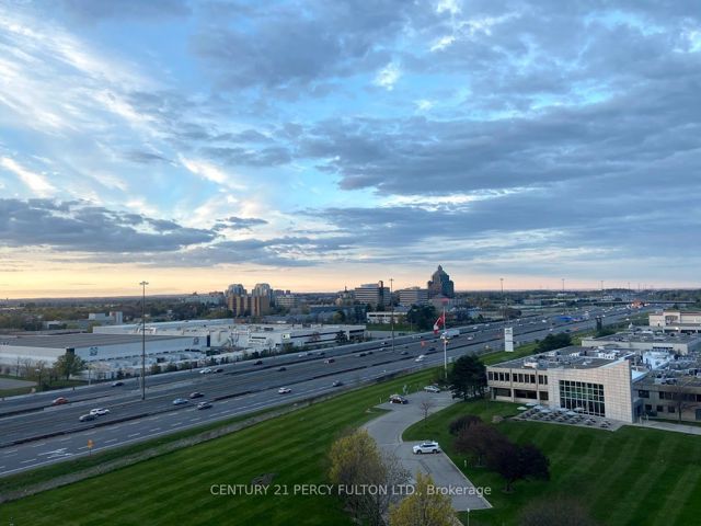 1210 - 11 Lee Centre Dr