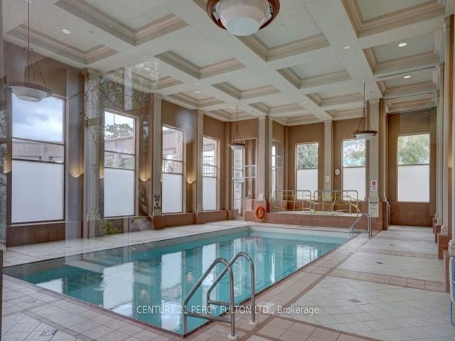 1210 - 11 Lee Centre Dr