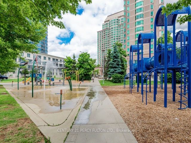 1210 - 11 Lee Centre Dr