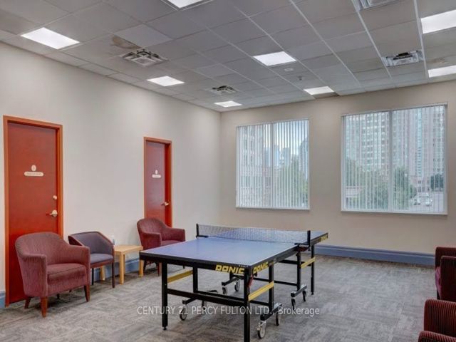 1210 - 11 Lee Centre Dr