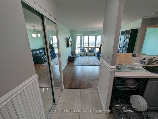 1210 - 11 Lee Centre Dr