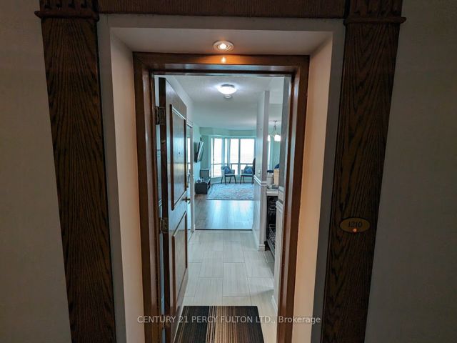 1210 - 11 Lee Centre Dr