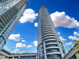 1609 - 125 Village Green Sq