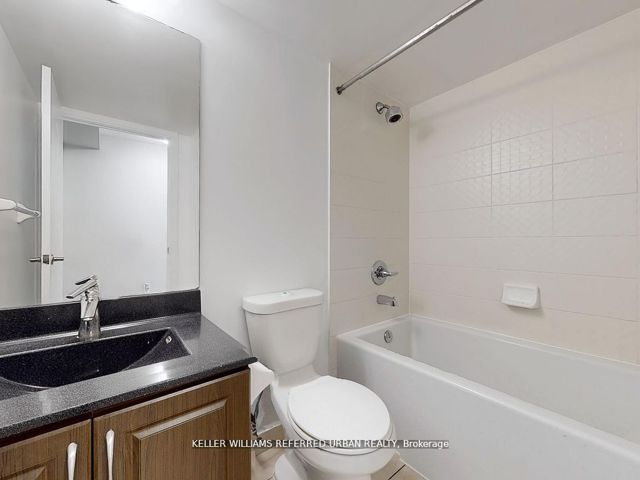 1609 - 125 Village Green Sq
