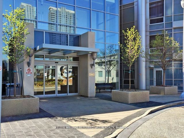 1609 - 125 Village Green Sq