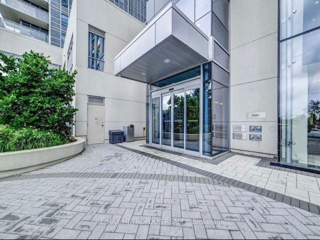 507 - 255 Village Green Sq