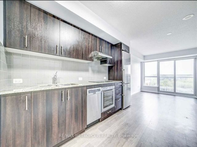 507 - 255 Village Green Sq