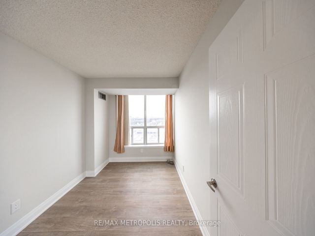 1110 - 400 McLevin Ave