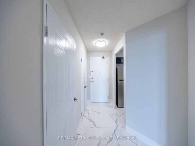 1110 - 400 McLevin Ave