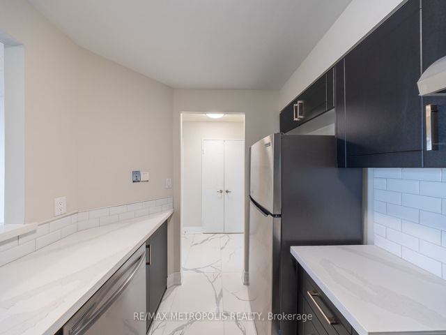 1110 - 400 McLevin Ave