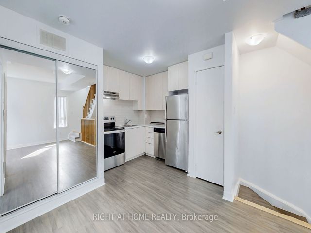 15 - 60 Orchid Place Dr