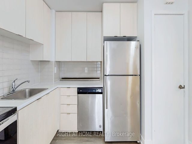 15 - 60 Orchid Place Dr