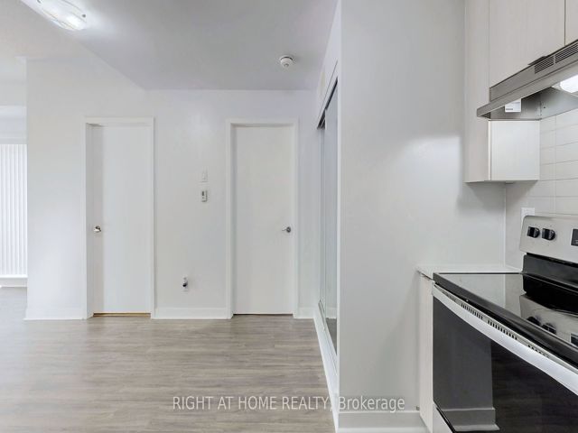15 - 60 Orchid Place Dr