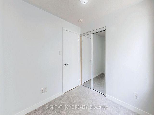 15 - 60 Orchid Place Dr