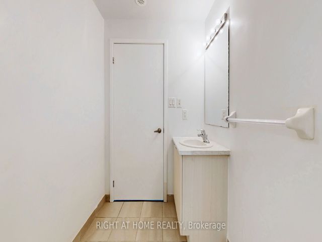 15 - 60 Orchid Place Dr
