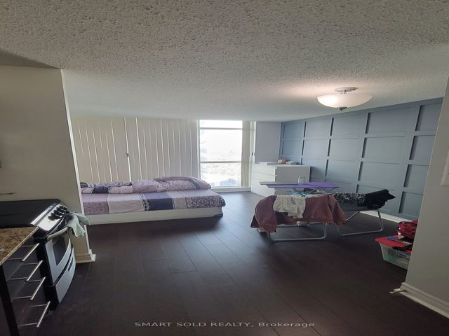 2707 - 50 Town Centre Crt