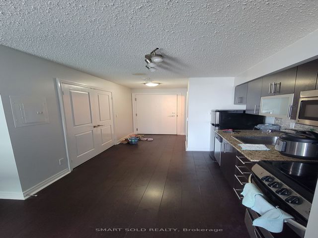 2707 - 50 Town Centre Crt