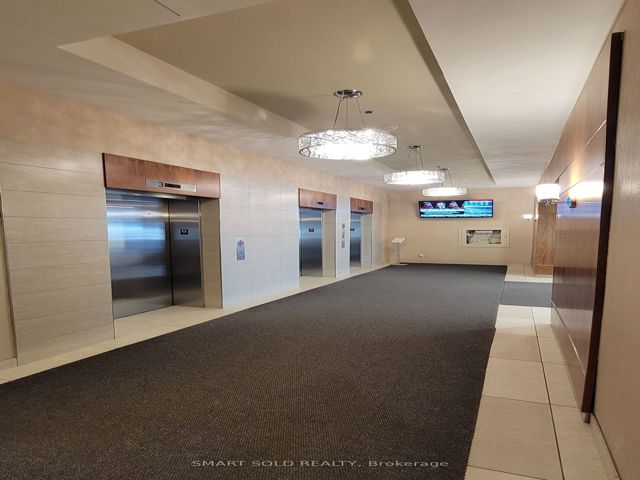 2707 - 50 Town Centre Crt