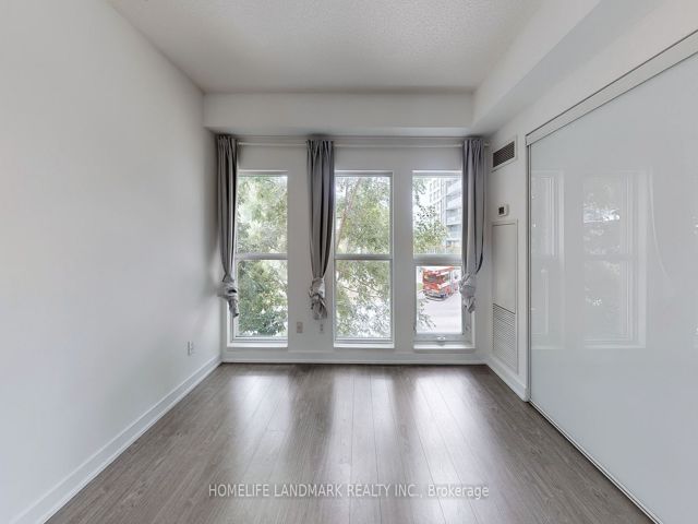 TH14 - 175 Bonis Ave