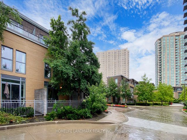 TH14 - 175 Bonis Ave