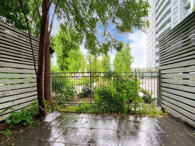 TH14 - 175 Bonis Ave