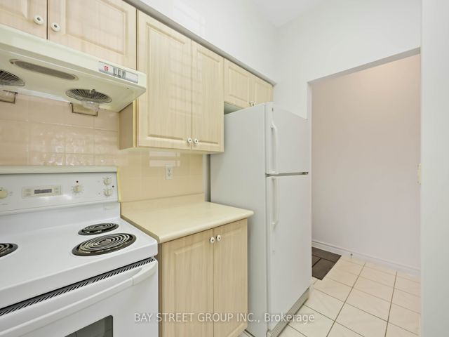 107 - 5039 Finch Ave E