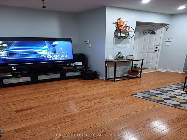 212 - 29 Rosebank Dr
