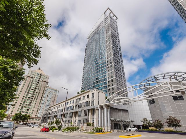 1609 - 36 Lee Centre Dr