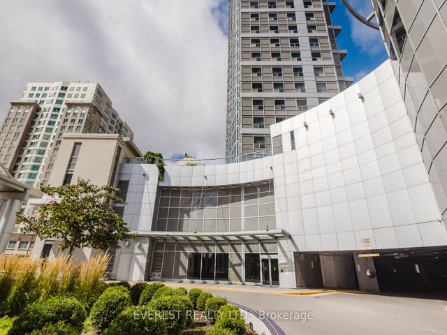 1609 - 36 Lee Centre Dr