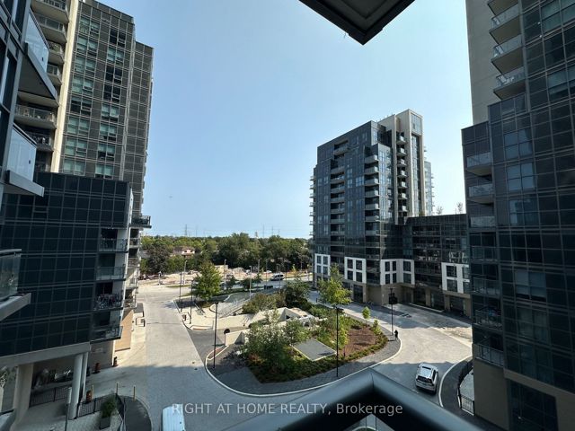 501 - 30 Meadowglen Pl