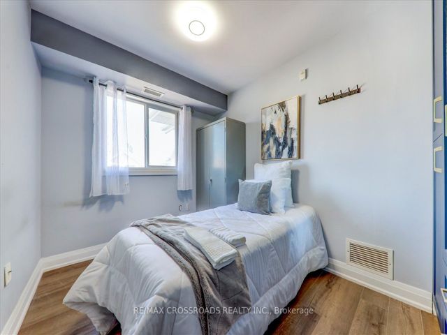 435 - 5225 Finch Ave E