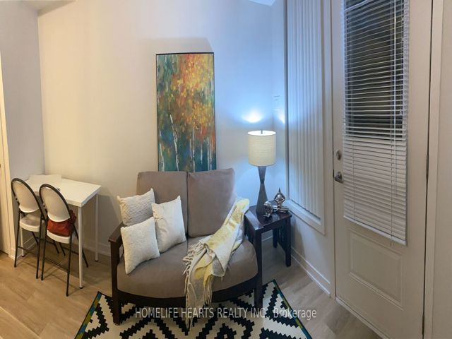 11 - 60 Orchid Place Dr