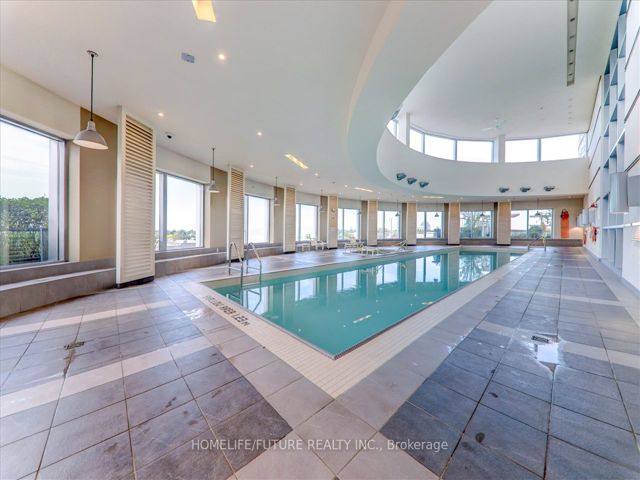 1905 - 36 Lee Centre Dr