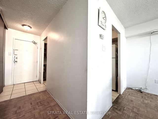 906 - 3380 Eglinton Ave E
