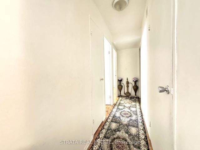 906 - 3380 Eglinton Ave E