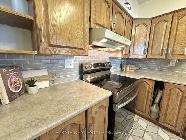 906 - 3380 Eglinton Ave E