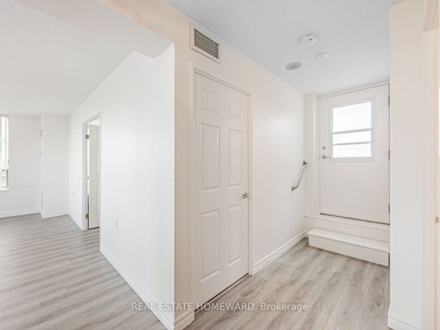 1102 - 2800 Warden Ave