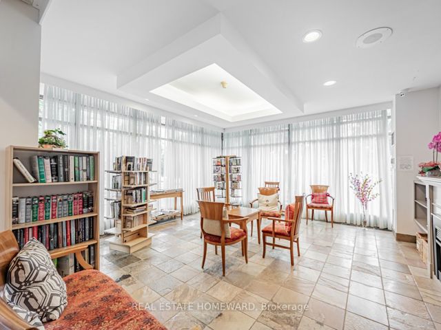 1102 - 2800 Warden Ave