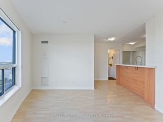 1712 - 36 Lee Centre Dr