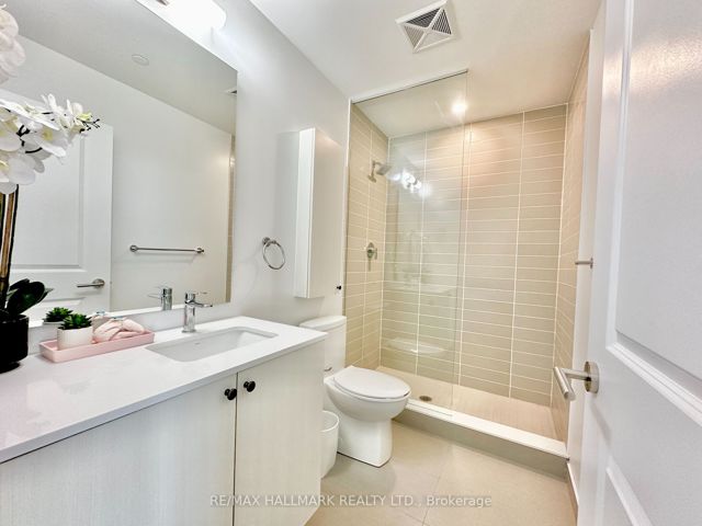 Ph 924 - 2799 Kingston Rd