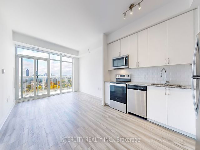 1810 - 3220 Sheppard Ave E