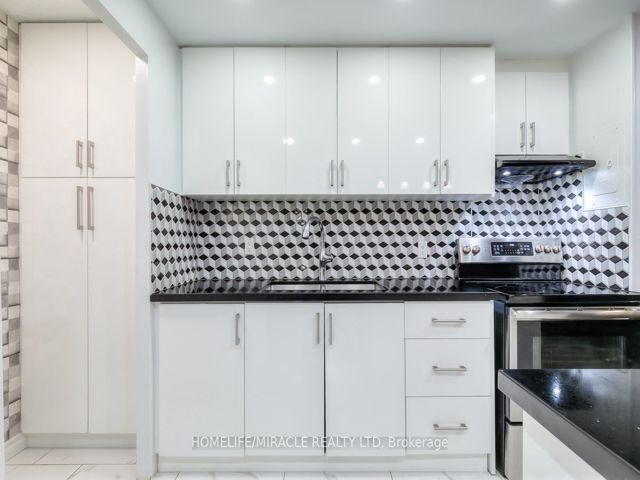 402 - 1950 Kennedy Rd