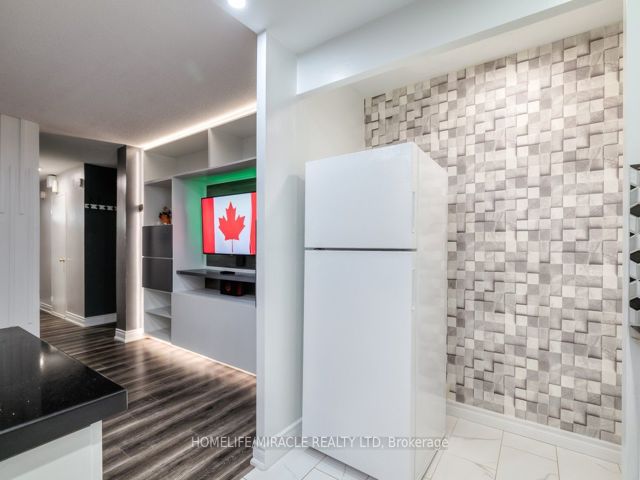 402 - 1950 Kennedy Rd