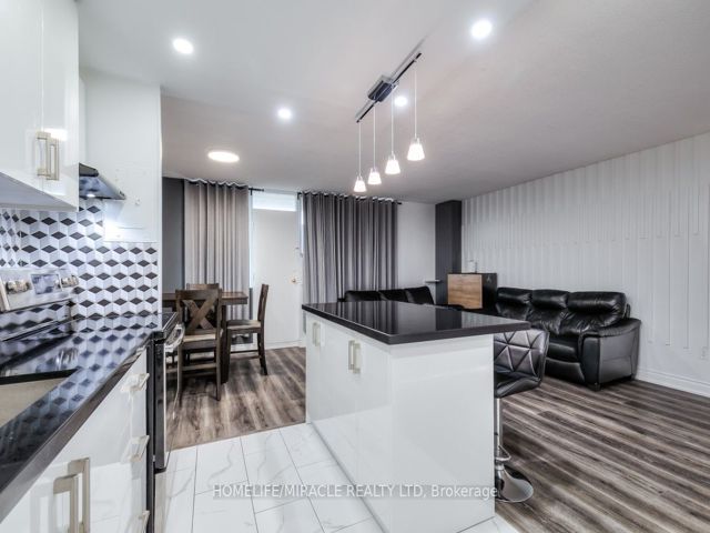 402 - 1950 Kennedy Rd