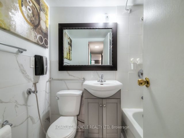 402 - 1950 Kennedy Rd