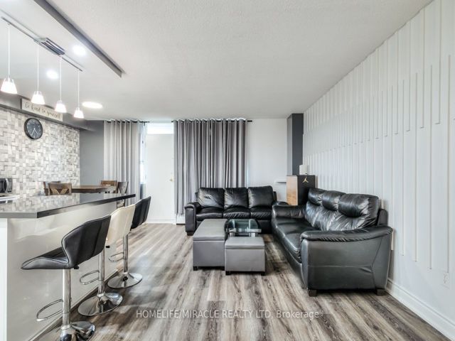 402 - 1950 Kennedy Rd