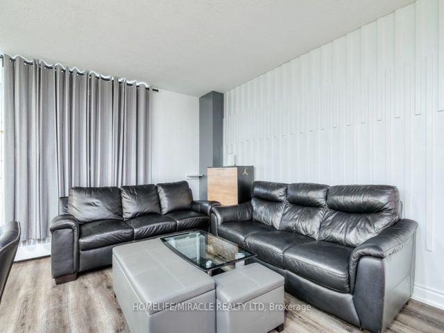 402 - 1950 Kennedy Rd