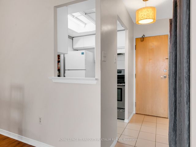 706 - 5 Greystone Walk Dr