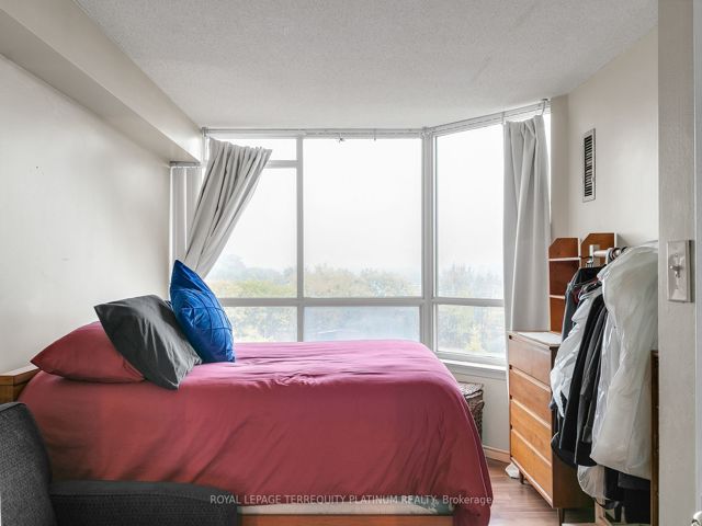 706 - 5 Greystone Walk Dr